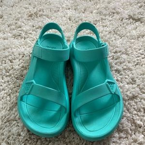 Teva Hurricane Drift